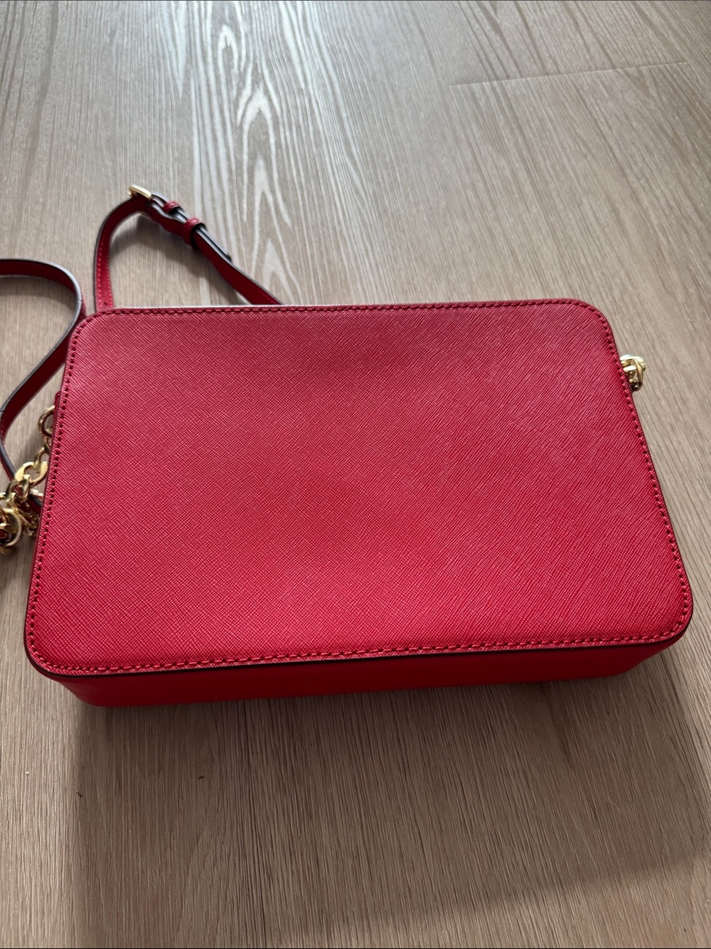 Michael Kors Red Crossbody with Gold Chain - Picture 6 of 6